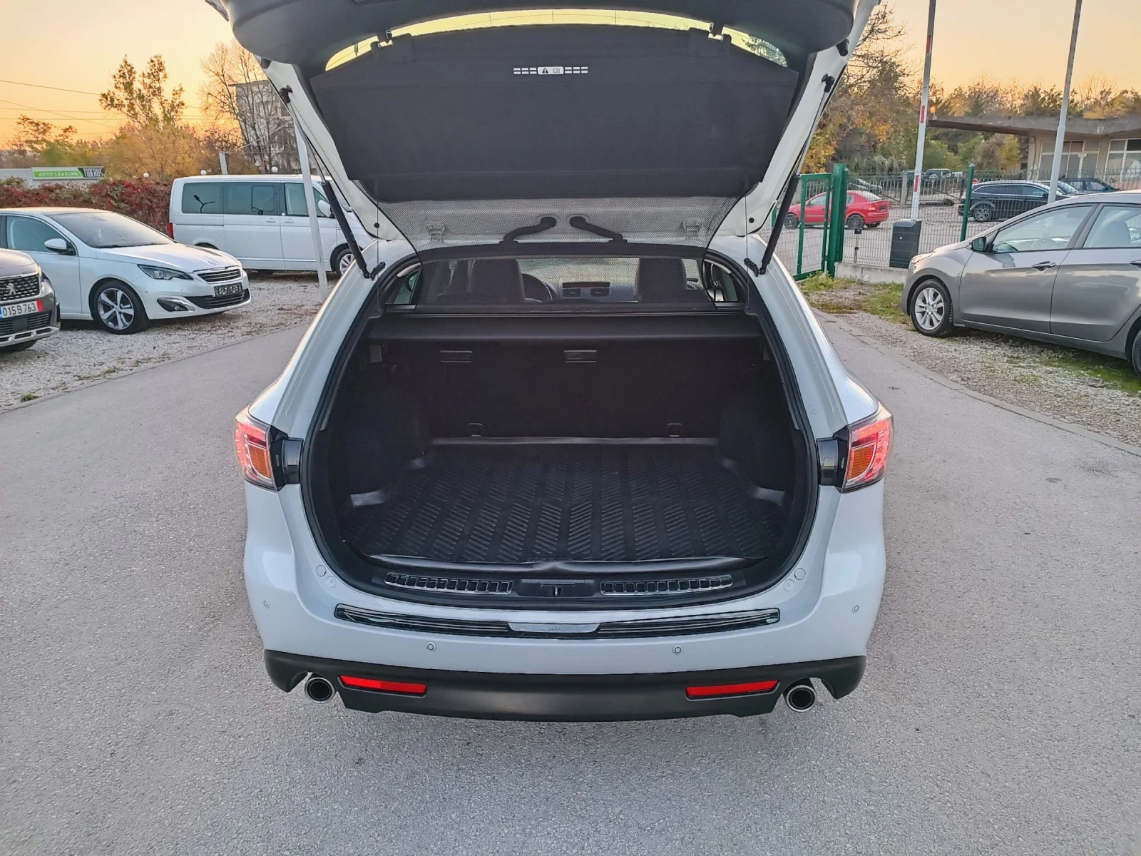 Mazda 6 2.5i-170кс-ШВЕЙЦАРИЯ-РЪЧКА-FACELIFT-KEYLESS - изображение 5