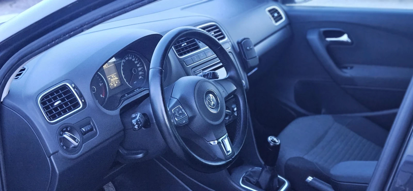 VW Polo 1.6TDI 90hp, снимка 6 - Автомобили и джипове - 53736622