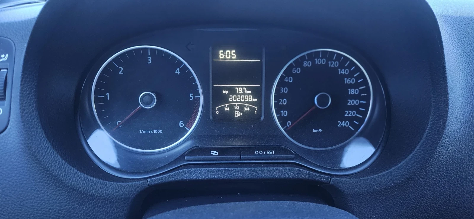 VW Polo 1.6TDI 90hp, снимка 8 - Автомобили и джипове - 53736622