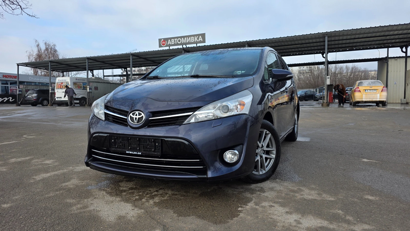 Toyota Verso УНИКАТ/FACE LIFT, снимка 3 - Автомобили и джипове - 54487590