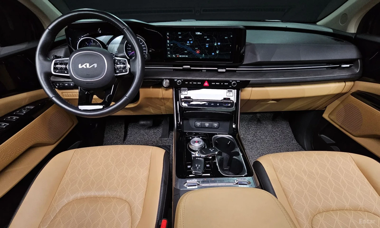 Kia Carnival 9-Seater Noblesse, снимка 7 - Автомобили и джипове - 55049925