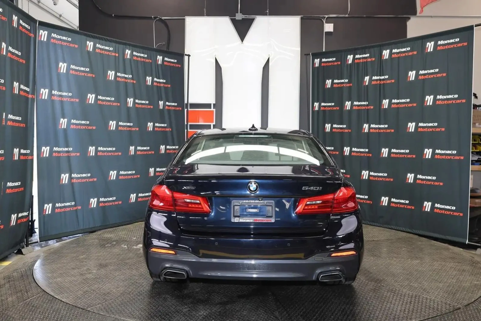 BMW 540 xDrive* M PACK* 360* HUD* HARMAN* DISTRO* ОБДУХ, снимка 3 - Автомобили и джипове - 55458599