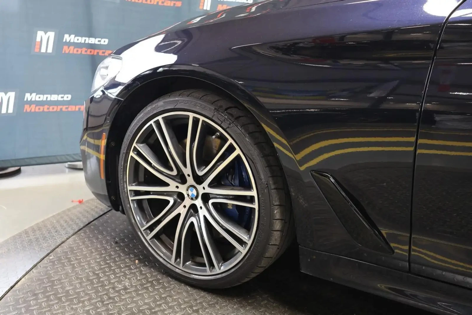 BMW 540 xDrive* M PACK* 360* HUD* HARMAN* DISTRO* ОБДУХ, снимка 16 - Автомобили и джипове - 55458599
