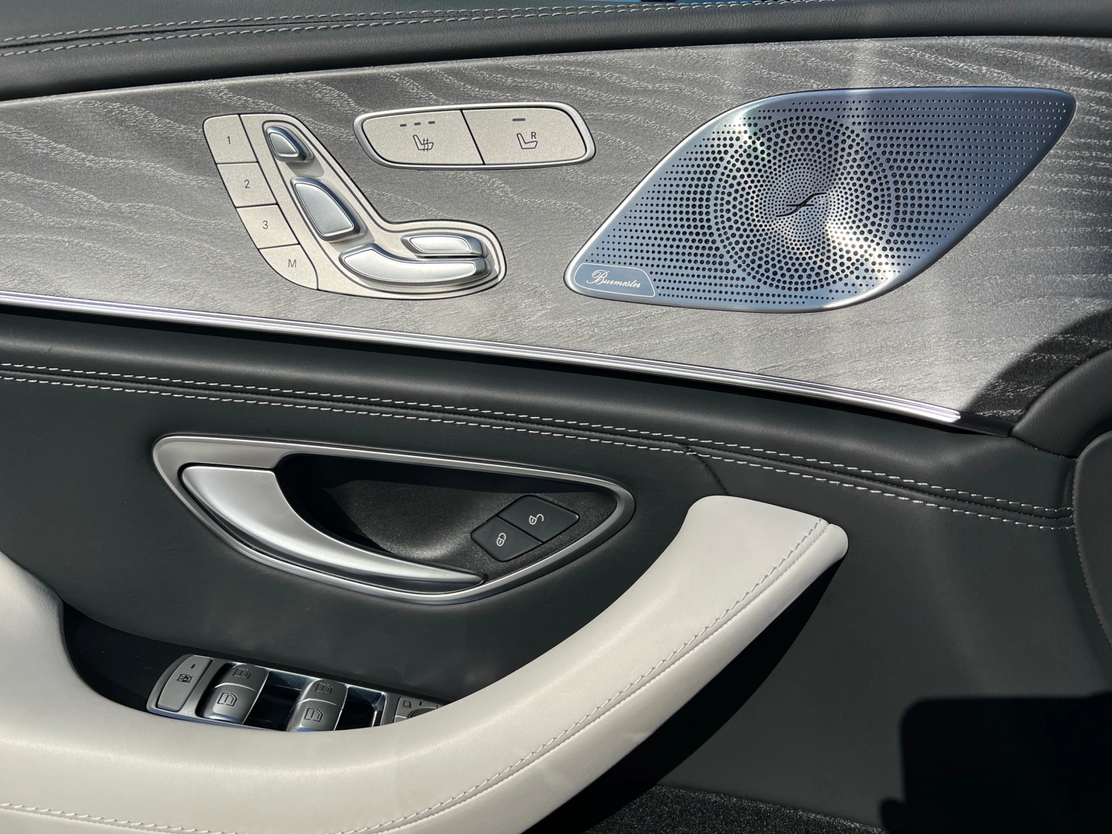 Mercedes-Benz AMG GT 43 4MATIC+ , снимка 14 - Автомобили и джипове - 56279395