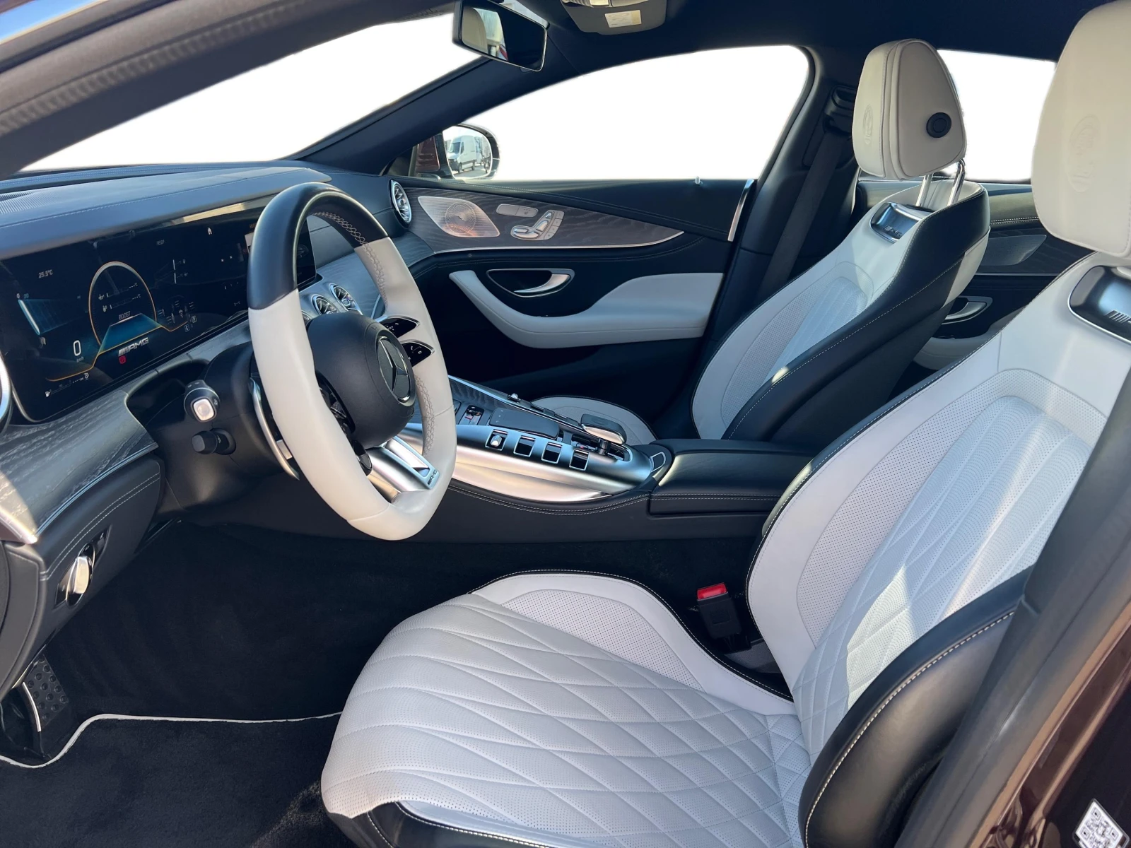 Mercedes-Benz AMG GT 43 4MATIC+ , снимка 10 - Автомобили и джипове - 56279395