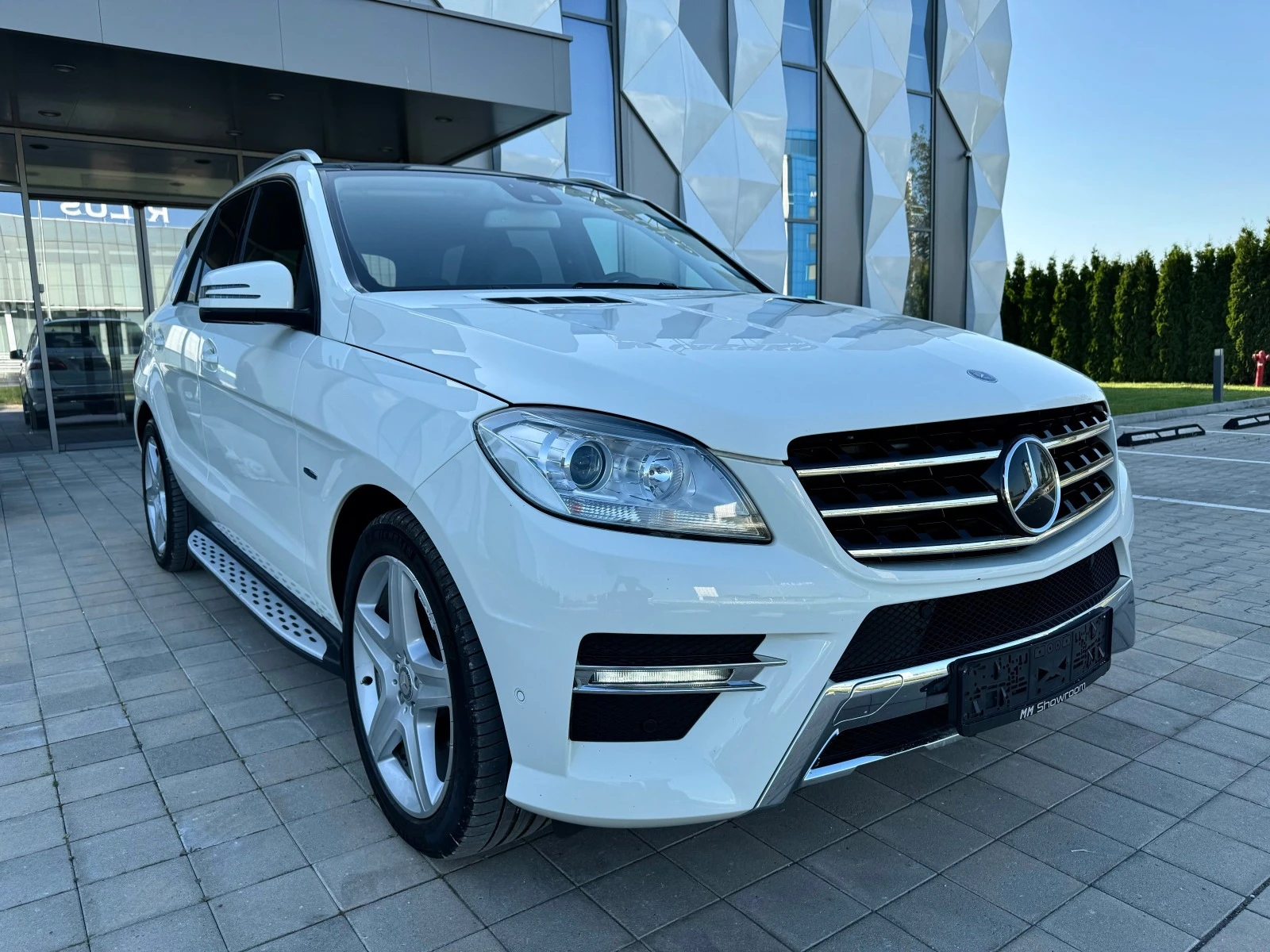 Mercedes-Benz ML 350 AMG-PREMIUM-DISTRONIC-LANE-BLIND-SPOT-ЕЛ.БАГАЖНИК - изображение 3