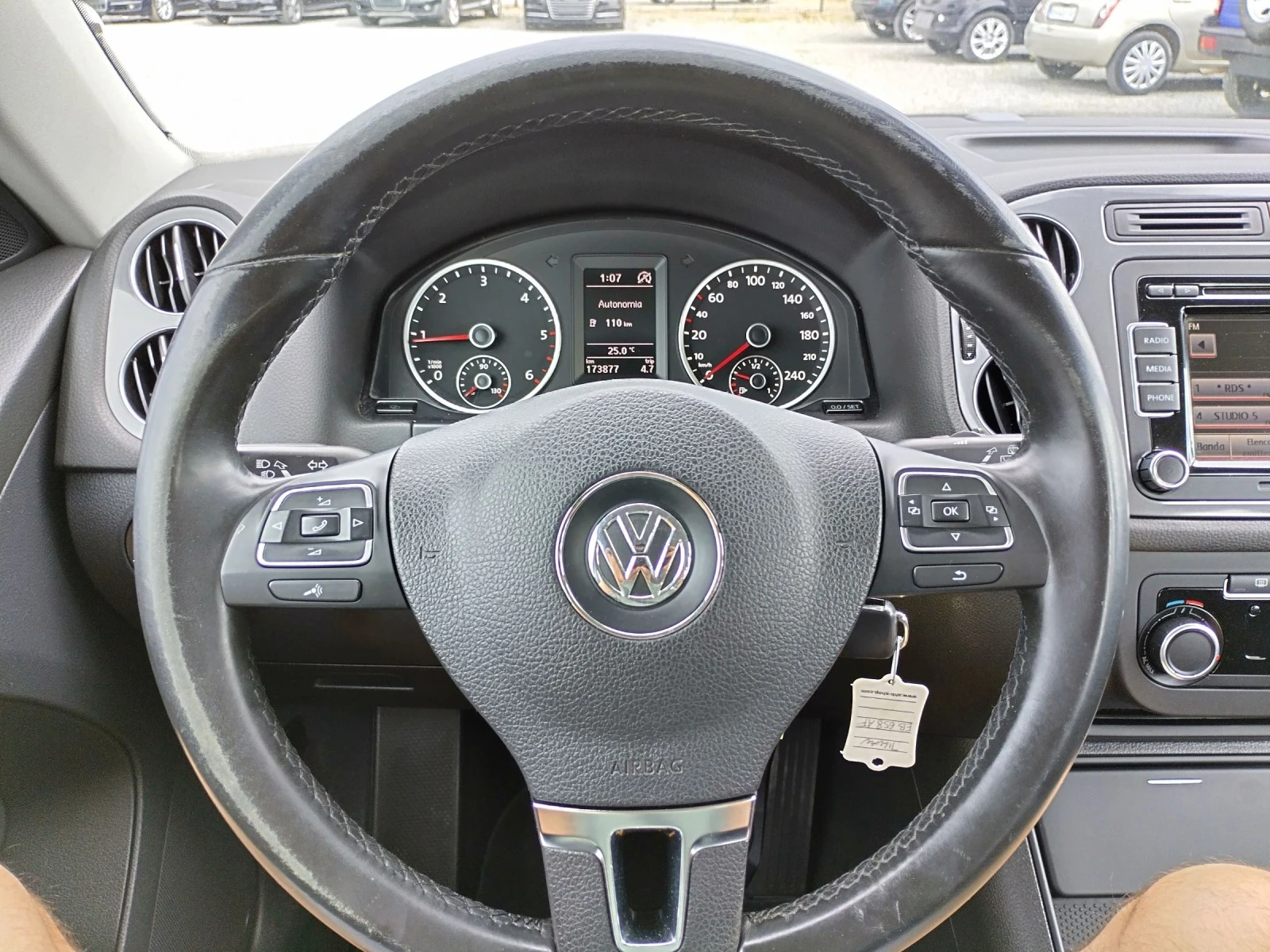 VW Tiguan 2.0 tdi-110к.с. - изображение 8