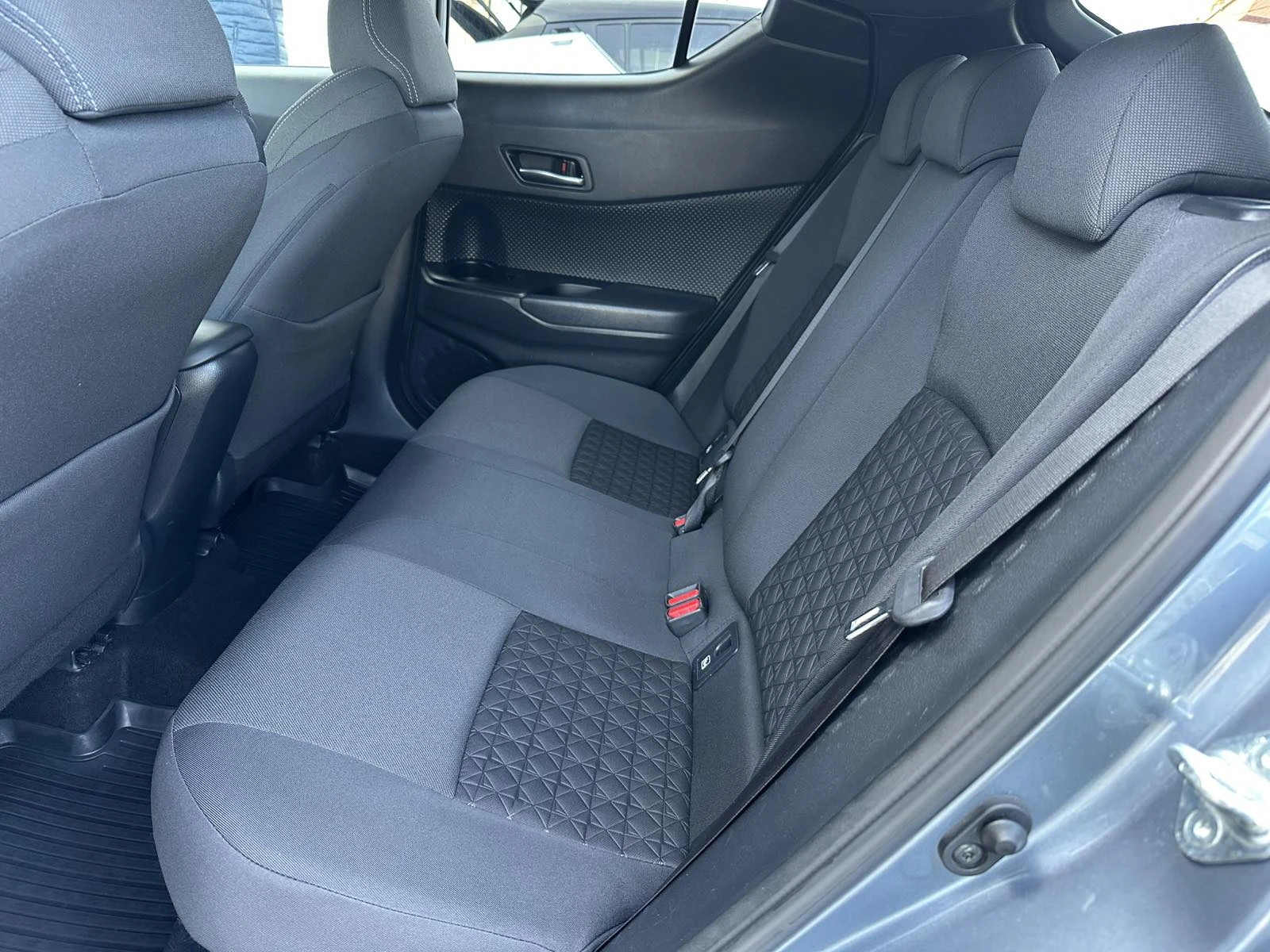 Toyota C-HR 1.8 HSD Club | Mobile.bg   13