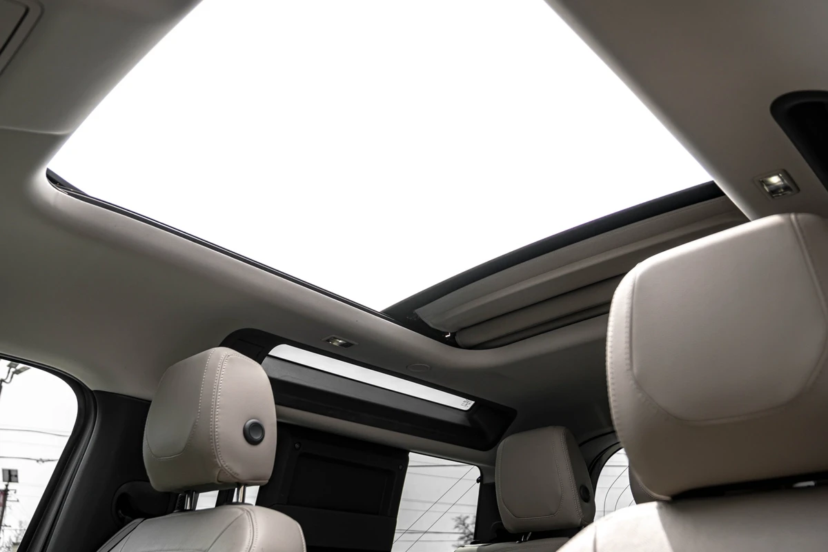 Land Rover Defender CARFAX* АВТОФИНАНСИРАНЕ* БЕЗ ПЪРВОНАЧАЛНА ВНОСКА*  - изображение 8