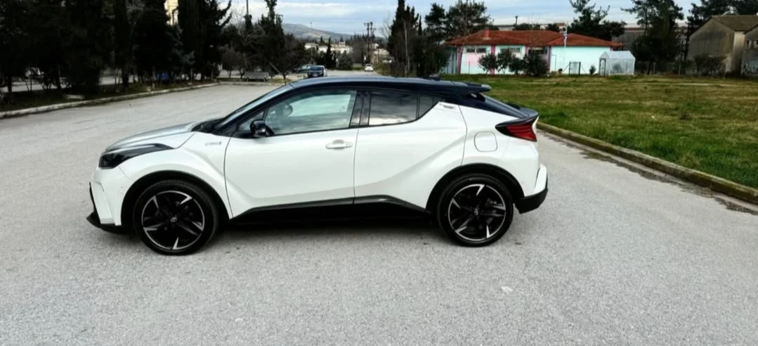 Toyota C-HR Hybrid , снимка 3 - Автомобили и джипове - 53846863