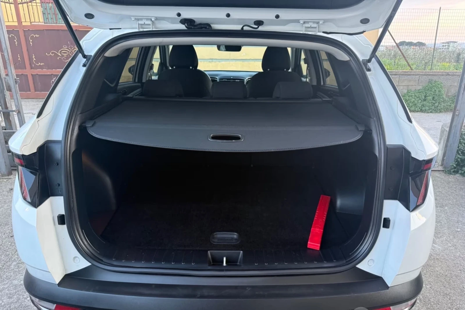 Hyundai Tucson Mild hibrid, снимка 11 - Автомобили и джипове - 54234618