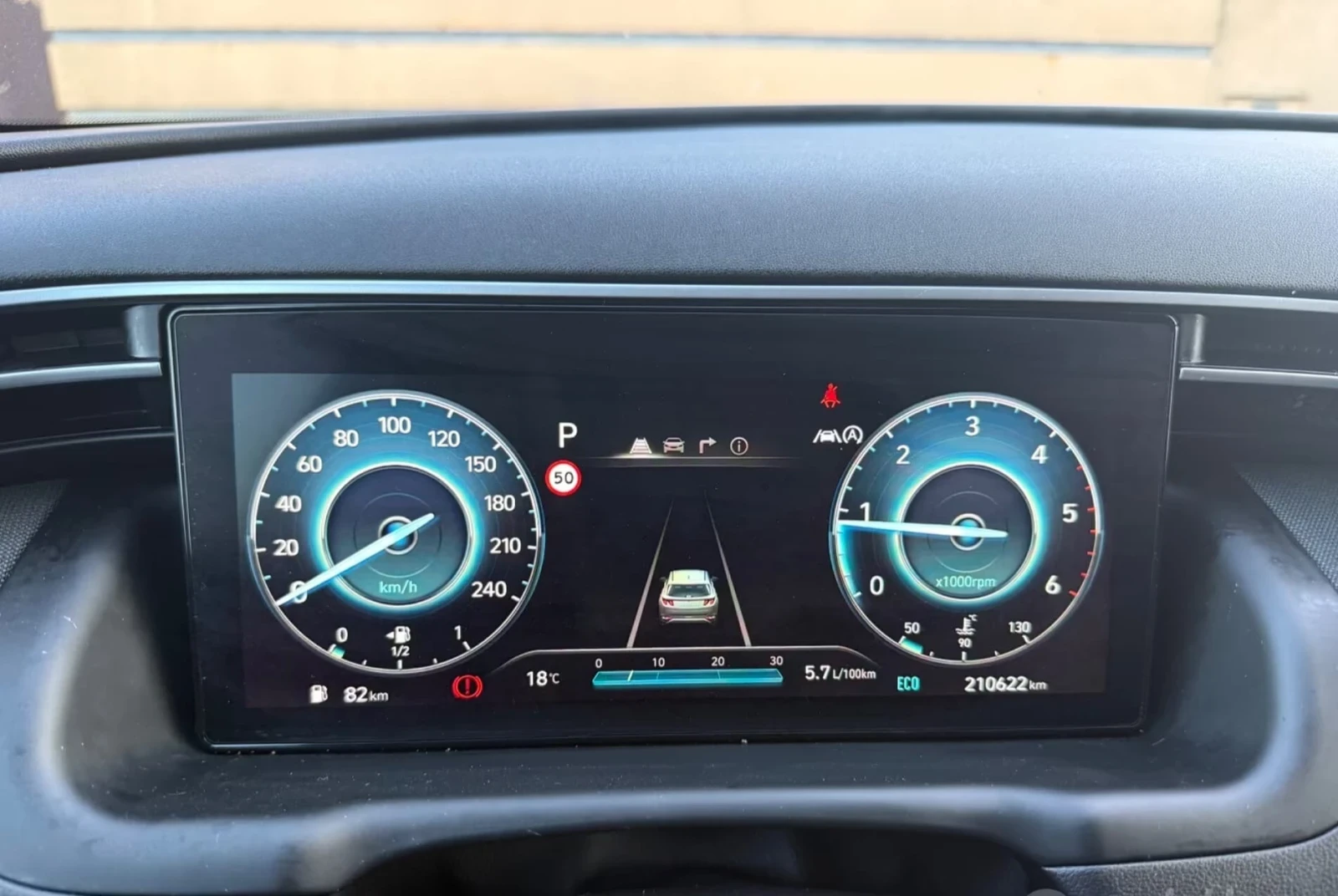 Hyundai Tucson Mild hibrid, снимка 12 - Автомобили и джипове - 54234618