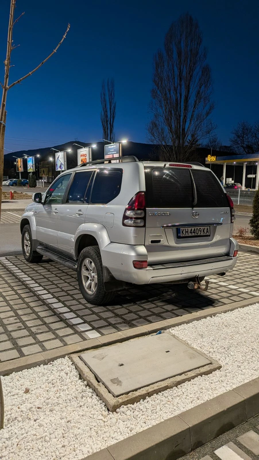 Toyota Land cruiser Invincible, снимка 2 - Автомобили и джипове - 54391742