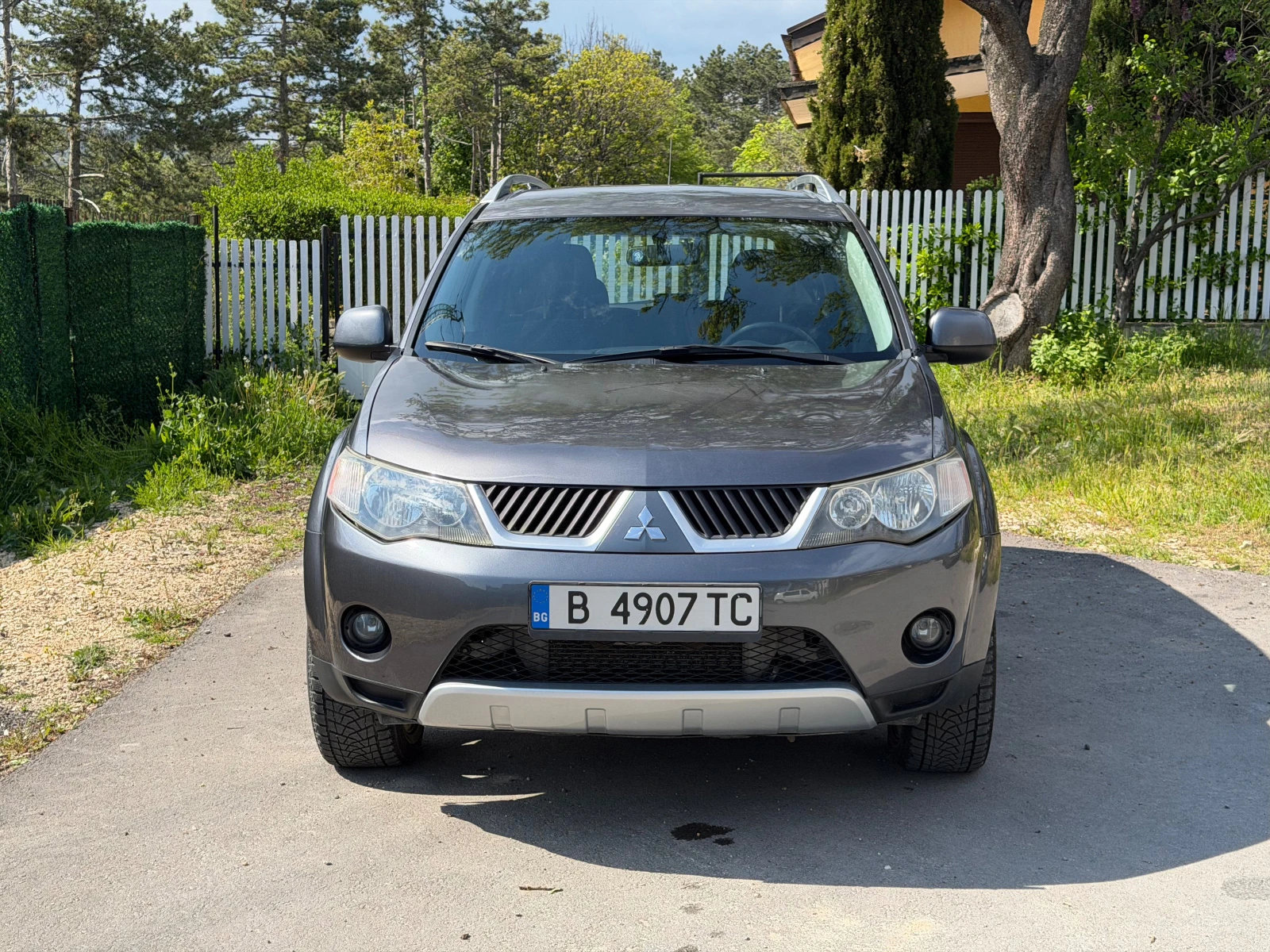 Mitsubishi Outlander 2.0 DI-D, снимка 3 - Автомобили и джипове - 54392046