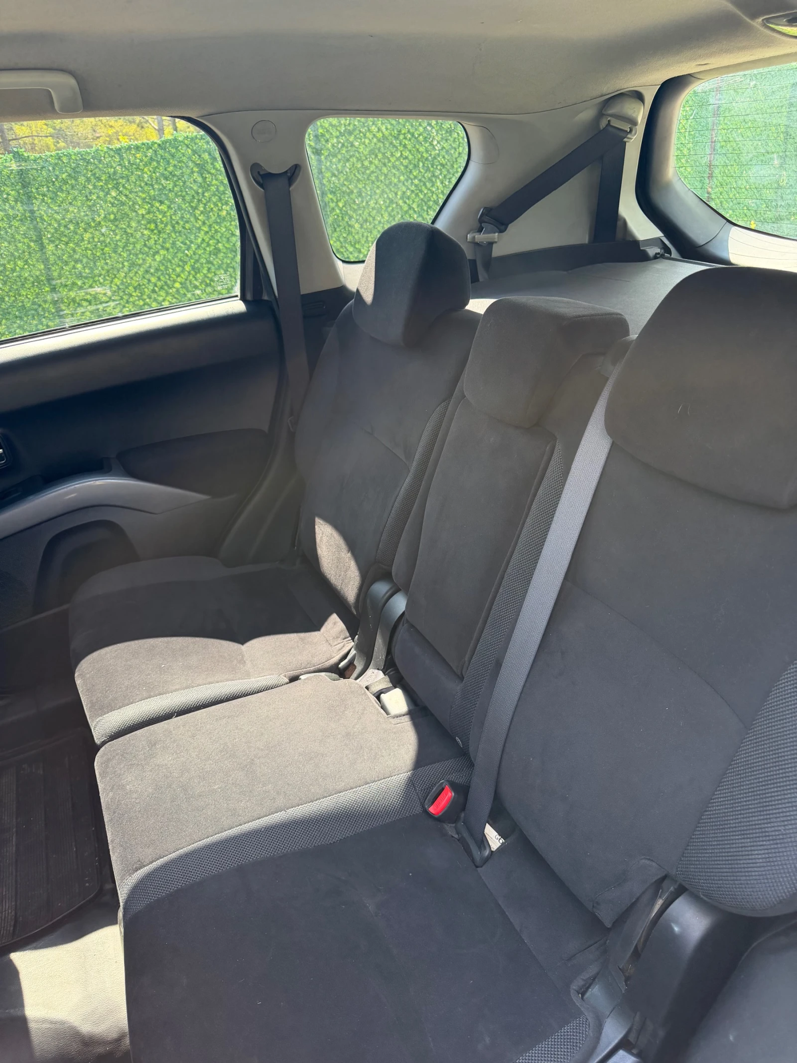 Mitsubishi Outlander 2.0 DI-D, снимка 6 - Автомобили и джипове - 54392046