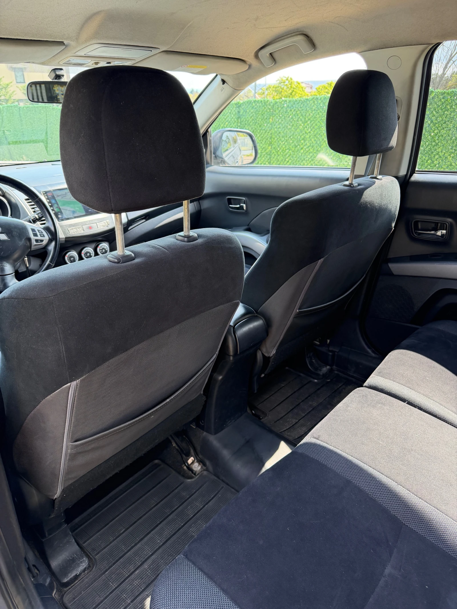 Mitsubishi Outlander 2.0 DI-D, снимка 7 - Автомобили и джипове - 54392046