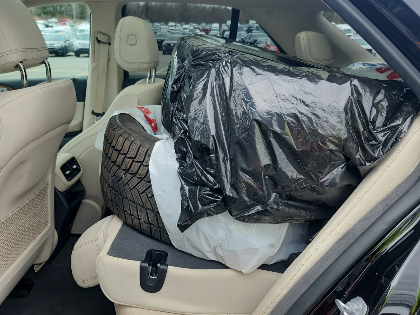 Mercedes-Benz GLE 350 * * CARFAX * * АВТО КРЕДИТ * * , снимка 6 - Автомобили и джипове - 54645483