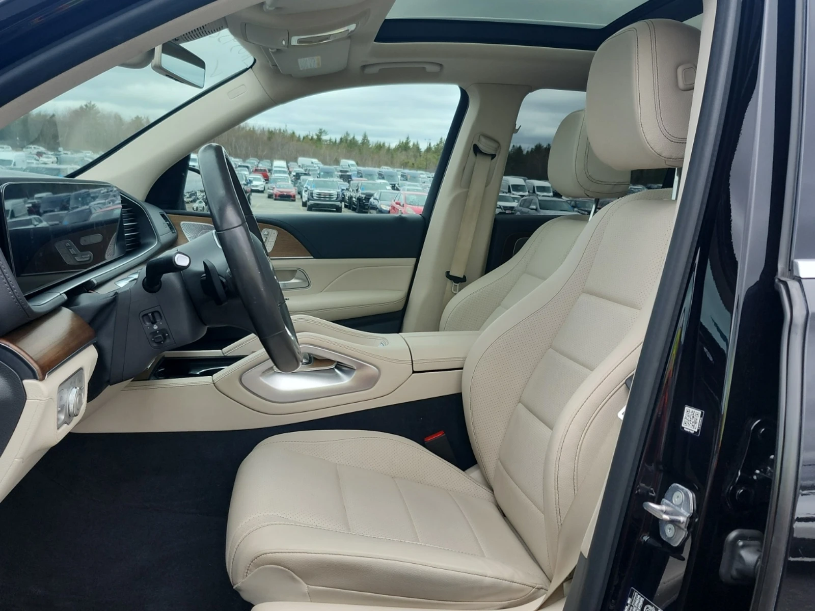 Mercedes-Benz GLE 350 * * CARFAX * * АВТО КРЕДИТ * * , снимка 5 - Автомобили и джипове - 54645483