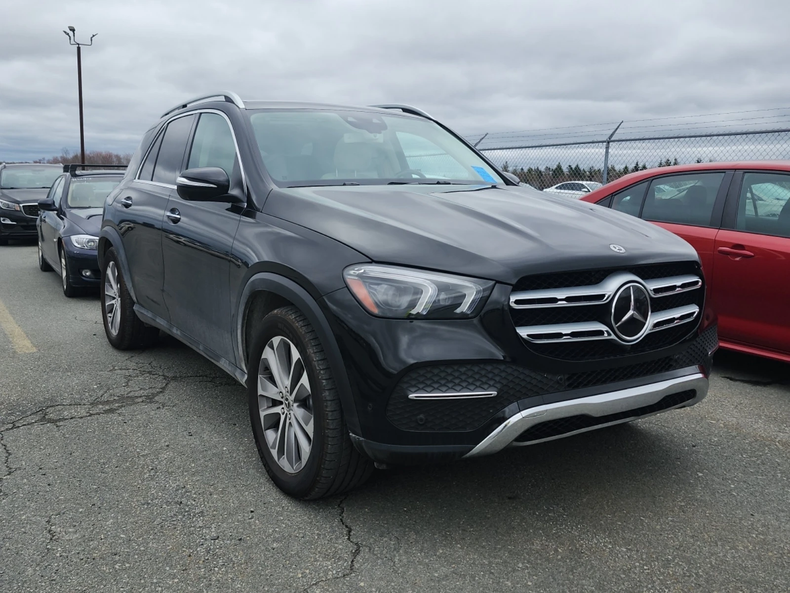 Mercedes-Benz GLE 350 * * CARFAX * * АВТО КРЕДИТ * * , снимка 2 - Автомобили и джипове - 54645483
