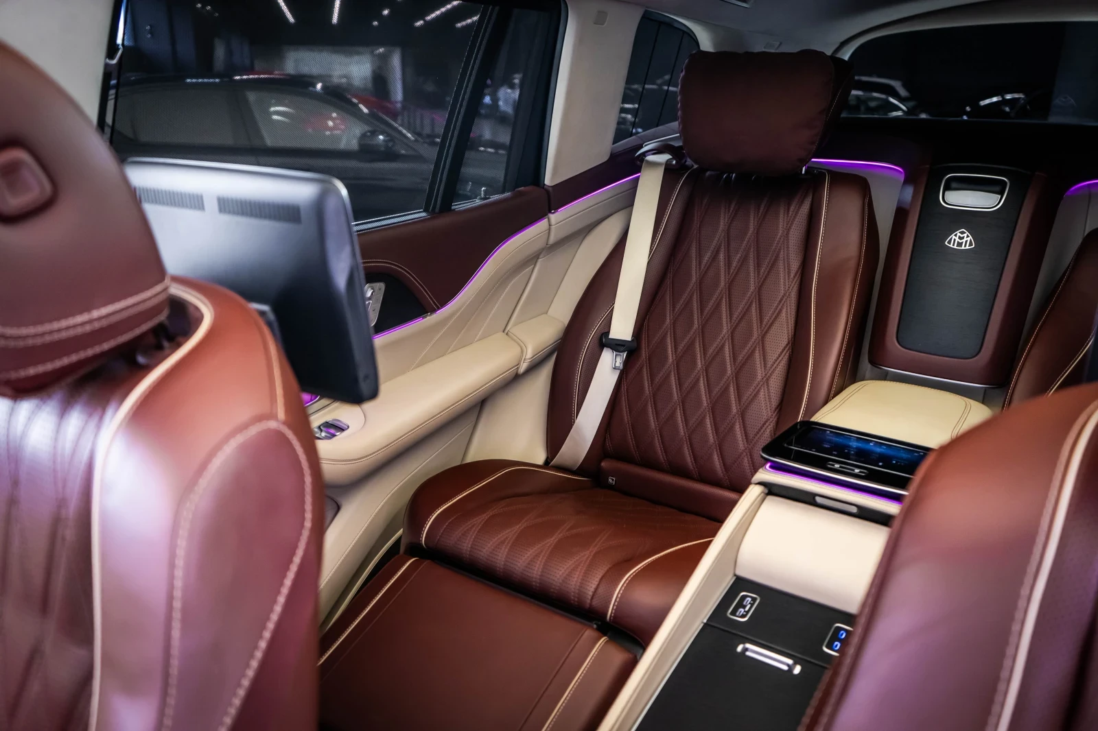 Mercedes-Benz GLS 600 Maybach 4M * Multimedia* FirstClass* Pano* Лизинг, снимка 17 - Автомобили и джипове - 54852672