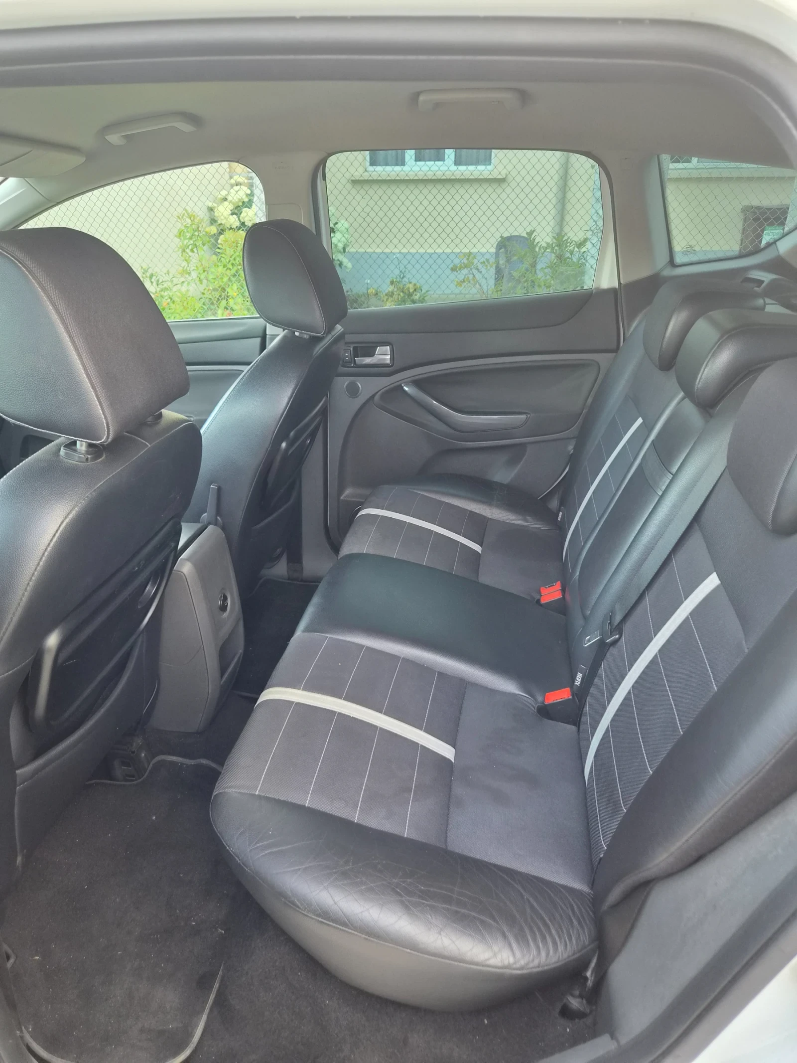 Ford Kuga, снимка 8 - Автомобили и джипове - 54933042