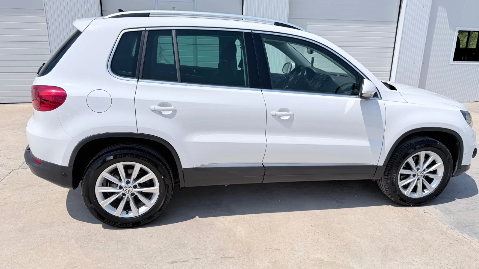 VW Tiguan 2.0tdi 140k.c* DSG* 4Motion* Highline* Navi* UNIKA, снимка 13 - Автомобили и джипове - 55567483