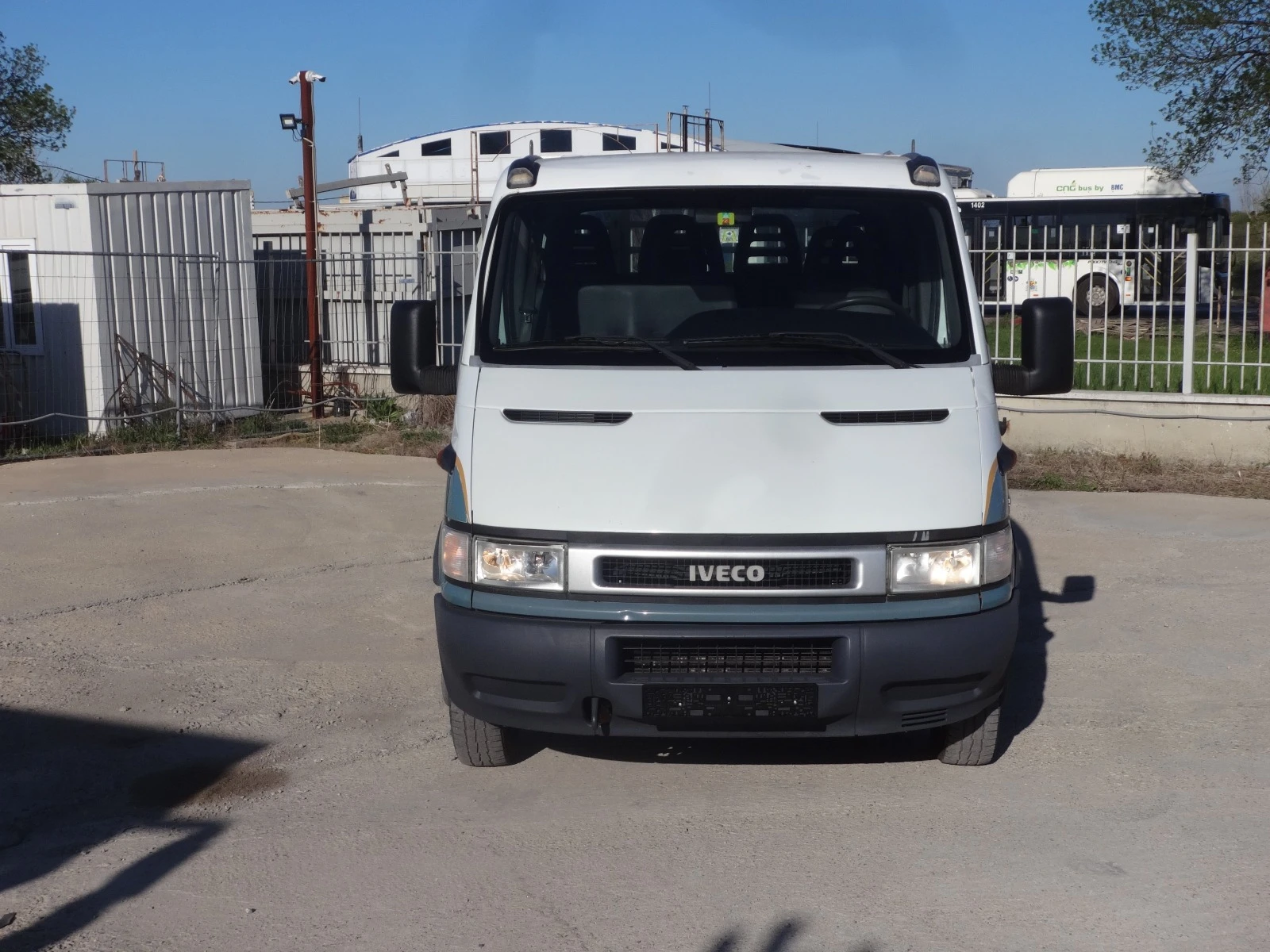 Iveco Daily 35C14 3.0HPI  КАТ. * Б* 7-места - изображение 2