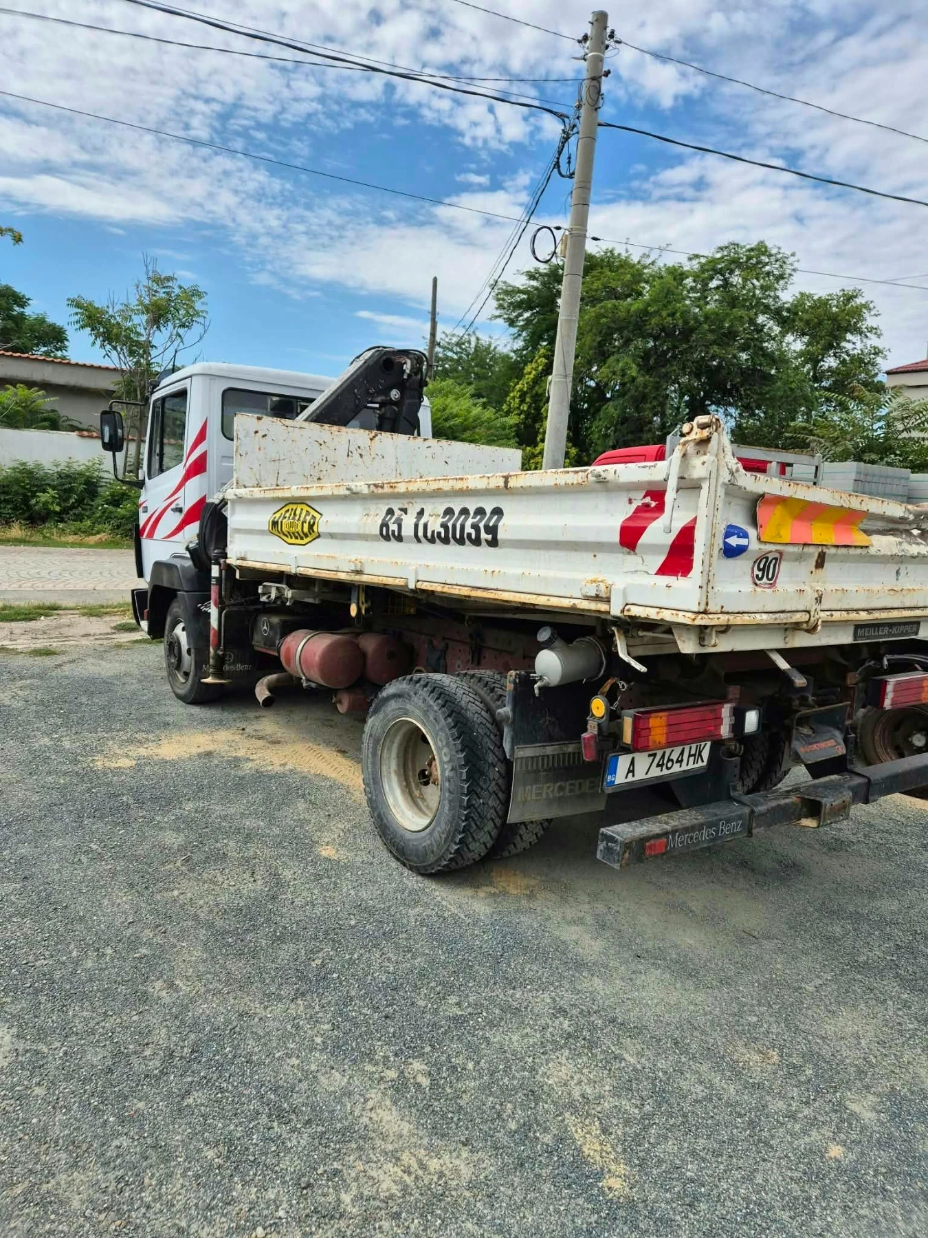 Mercedes-Benz 814 4.0 САМОСВАЛ С КРАН, снимка 2 - Камиони - 56622507