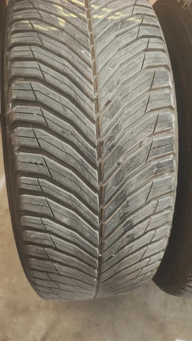 Гуми Всесезонни 245/45R19, снимка 6