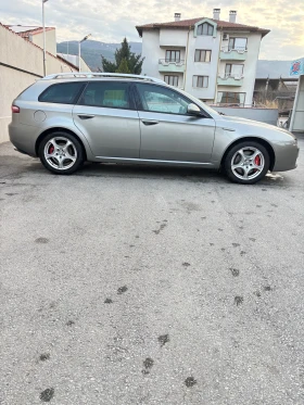 Alfa Romeo 159 sportwagon 2.4 JTD 200к.с. НАПЪЛНО ОБСЛУЖЕНА., снимка 2