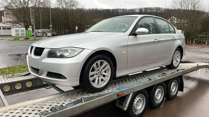 BMW 318 2.0, снимка 1 - Автомобили и джипове - 48375738