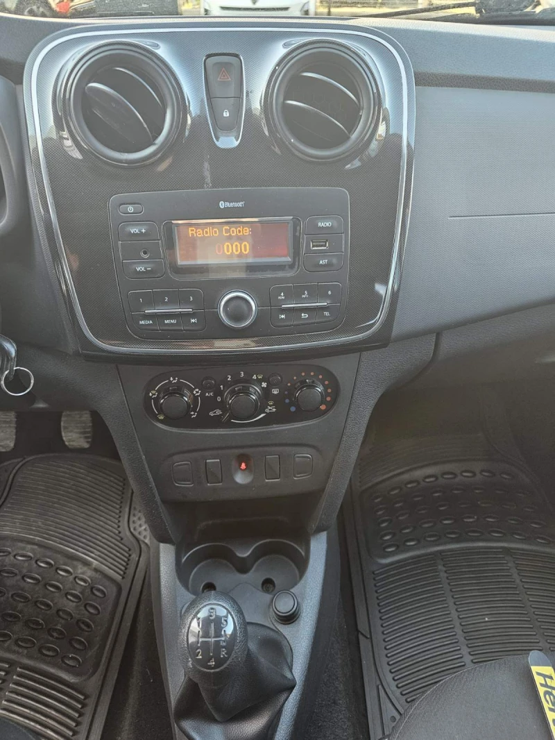 Dacia Sandero 0.9 Tce 90 к.с. бензин/ газ, снимка 9 - Автомобили и джипове - 51189806