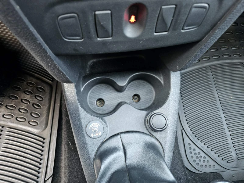 Dacia Sandero 0.9 Tce 90 к.с. бензин/ газ, снимка 10 - Автомобили и джипове - 51189806