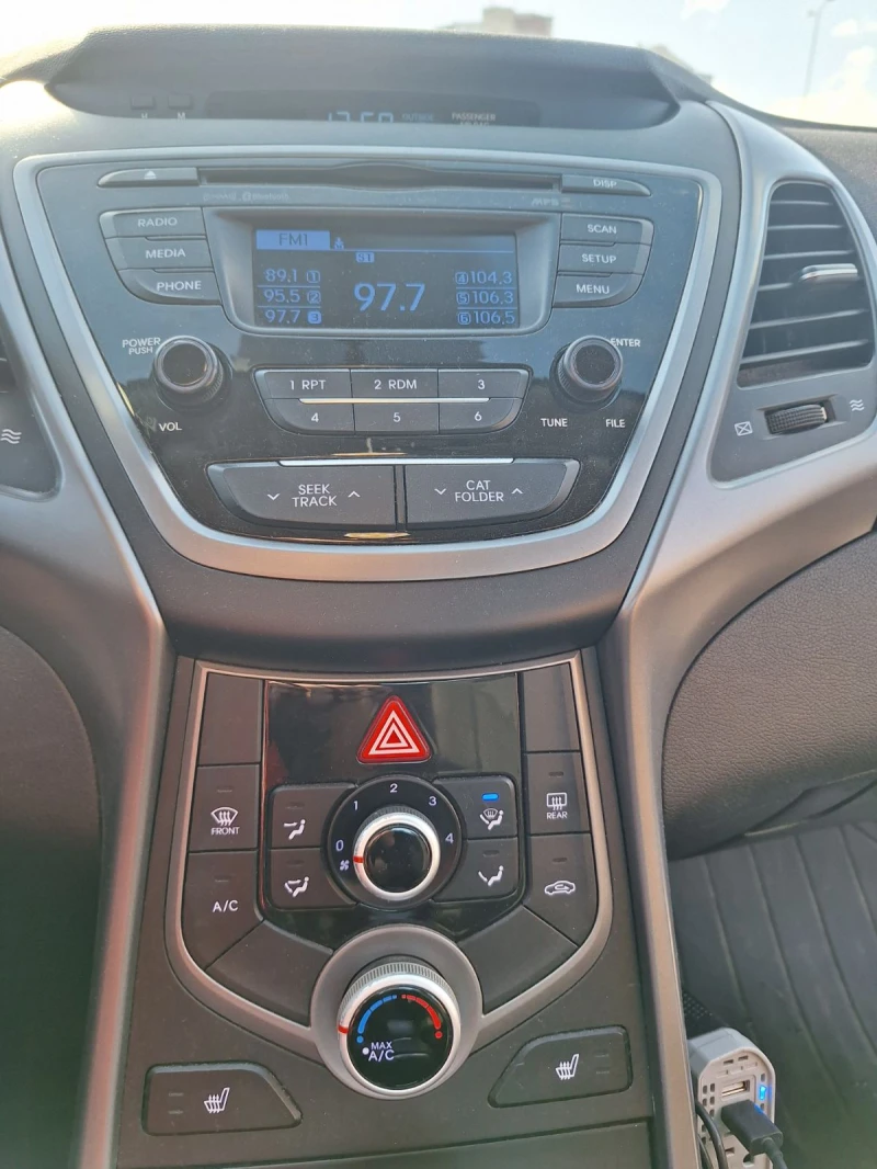 Hyundai Elantra, снимка 7 - Автомобили и джипове - 52502041