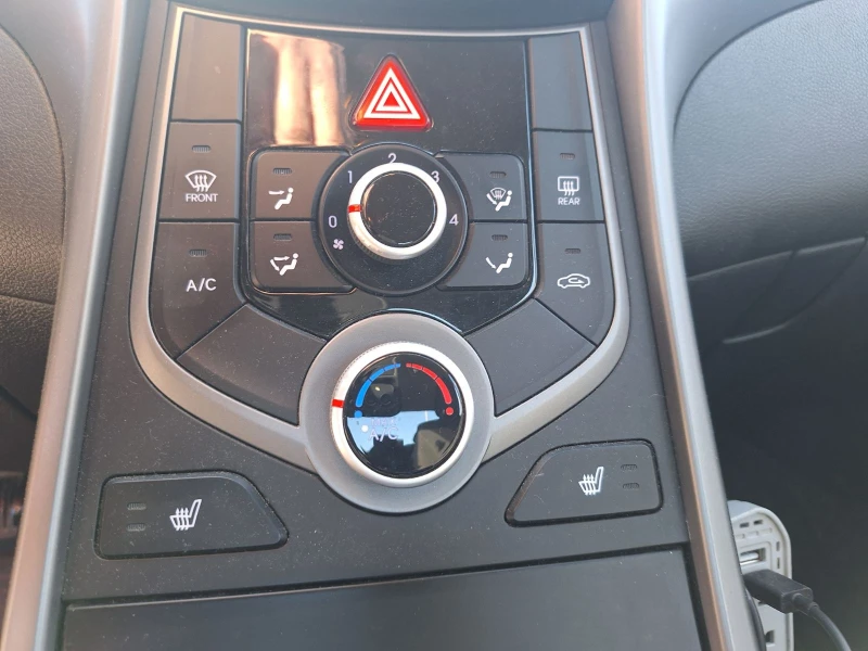 Hyundai Elantra, снимка 4 - Автомобили и джипове - 52502041