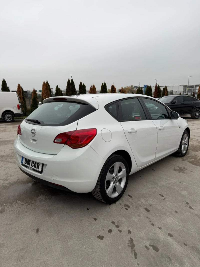 Opel Astra * TOP* 1.4* , снимка 6 - Автомобили и джипове - 52575308