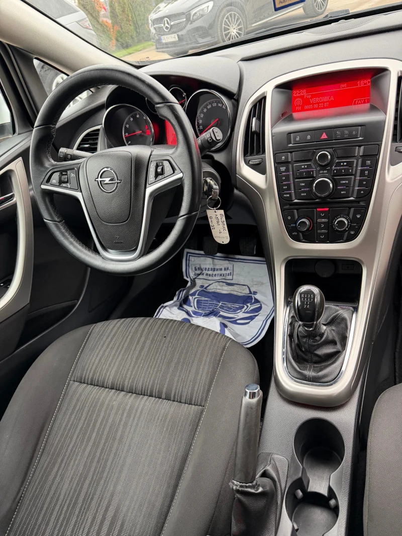 Opel Astra * TOP* 1.4* , снимка 10 - Автомобили и джипове - 52575308