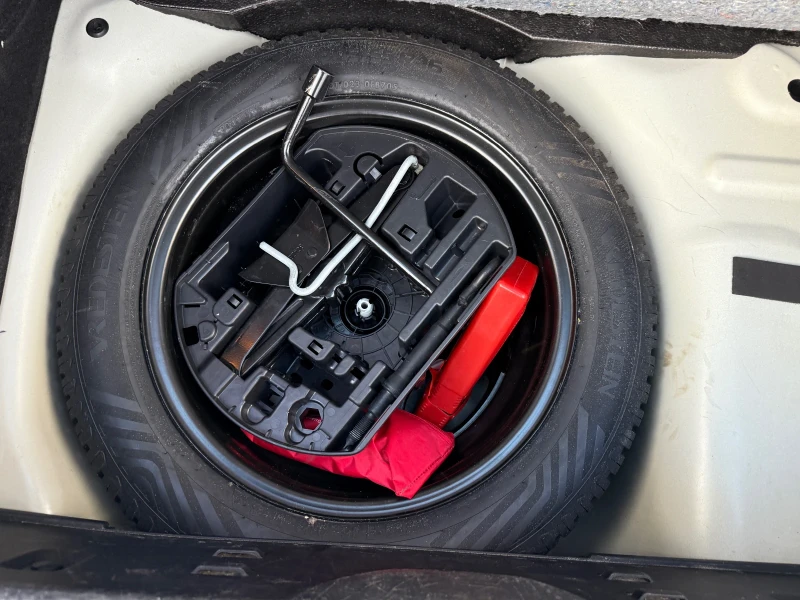 Citroen C3 1.2 i Пълна сервизна история! (KTEO, COC), снимка 12 - Автомобили и джипове - 52740462