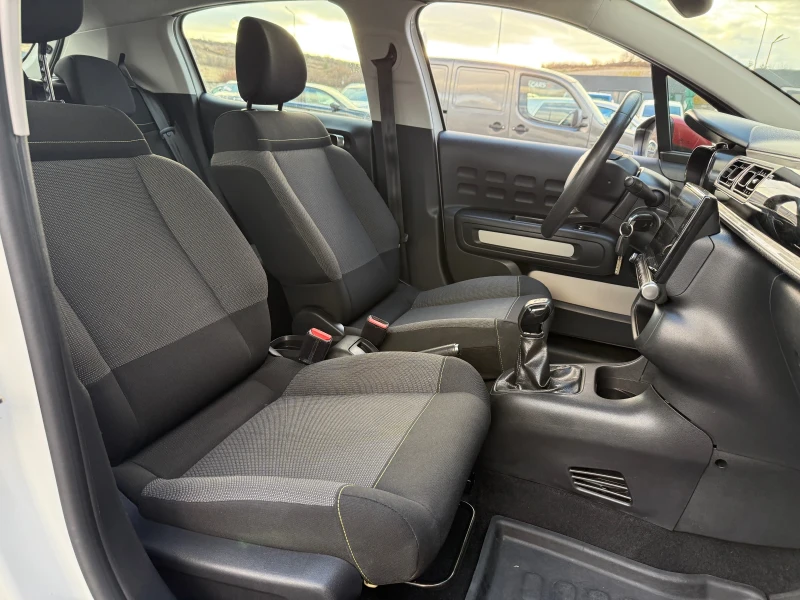 Citroen C3 1.2 i Пълна сервизна история! (KTEO, COC), снимка 11 - Автомобили и джипове - 52740462