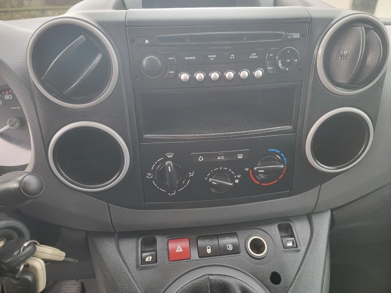 Peugeot Partner, снимка 11 - Автомобили и джипове - 53114411