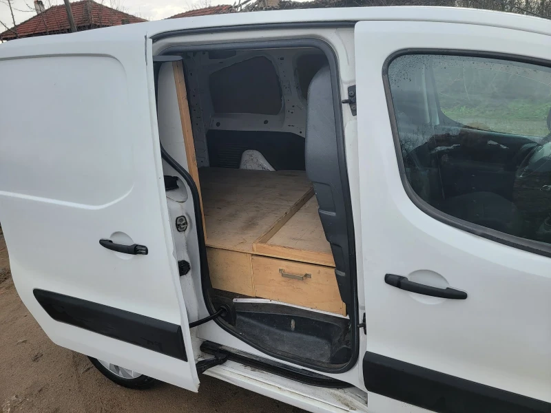 Peugeot Partner, снимка 8 - Автомобили и джипове - 53114411