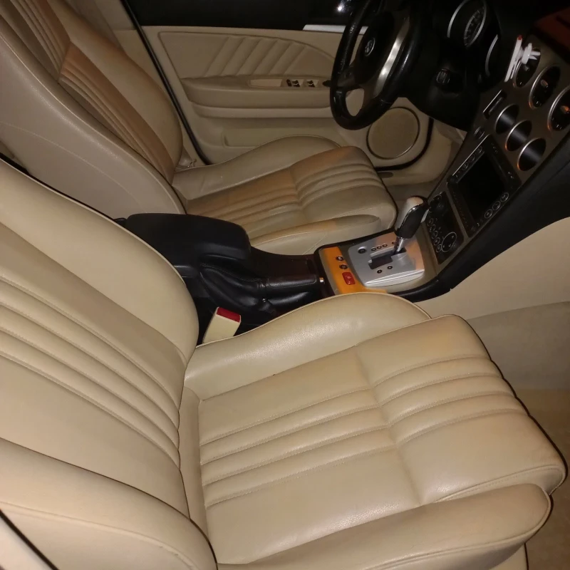 Alfa Romeo 159 sportwagon 2.4 JTD 200к.с. автоматик, снимка 11 - Автомобили и джипове - 53338301