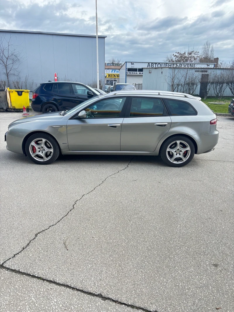 Alfa Romeo 159 sportwagon 2.4 JTD 200к.с. НАПЪЛНО ОБСЛУЖЕНА., снимка 8 - Автомобили и джипове - 53338301