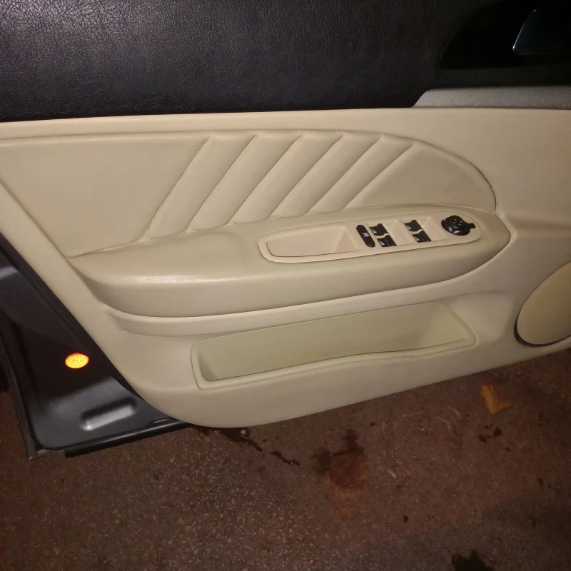 Alfa Romeo 159 sportwagon 2.4 JTD 200к.с. автоматик, снимка 12 - Автомобили и джипове - 53338301