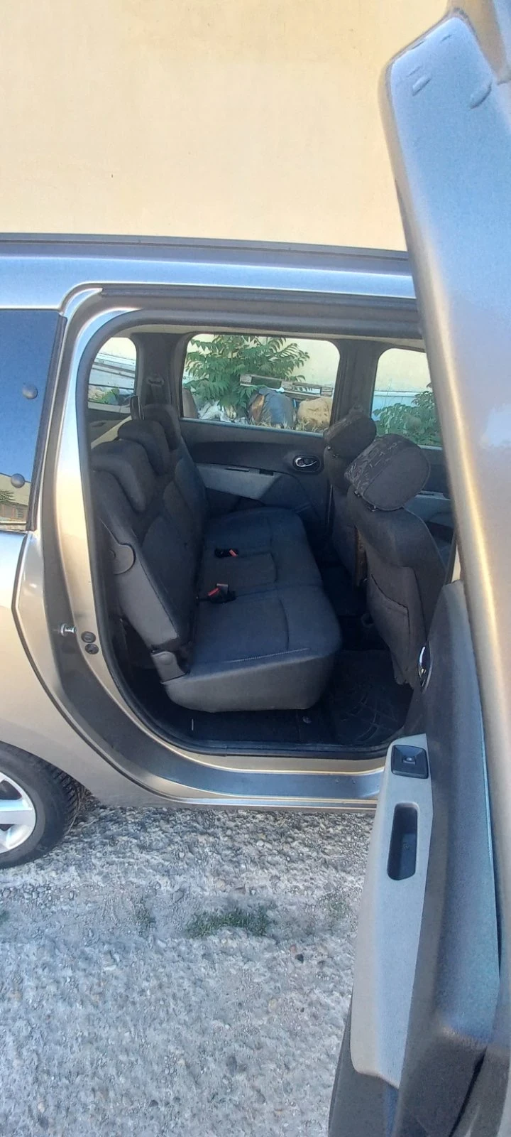 Dacia Lodgy 1.5 dci, снимка 9 - Автомобили и джипове - 54715153