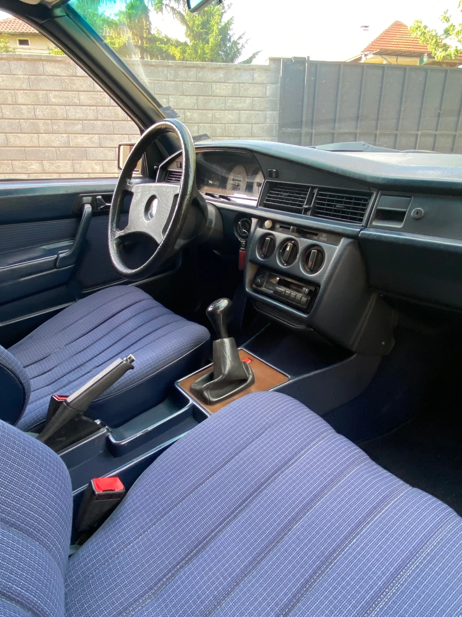 Mercedes-Benz 190  - изображение 10