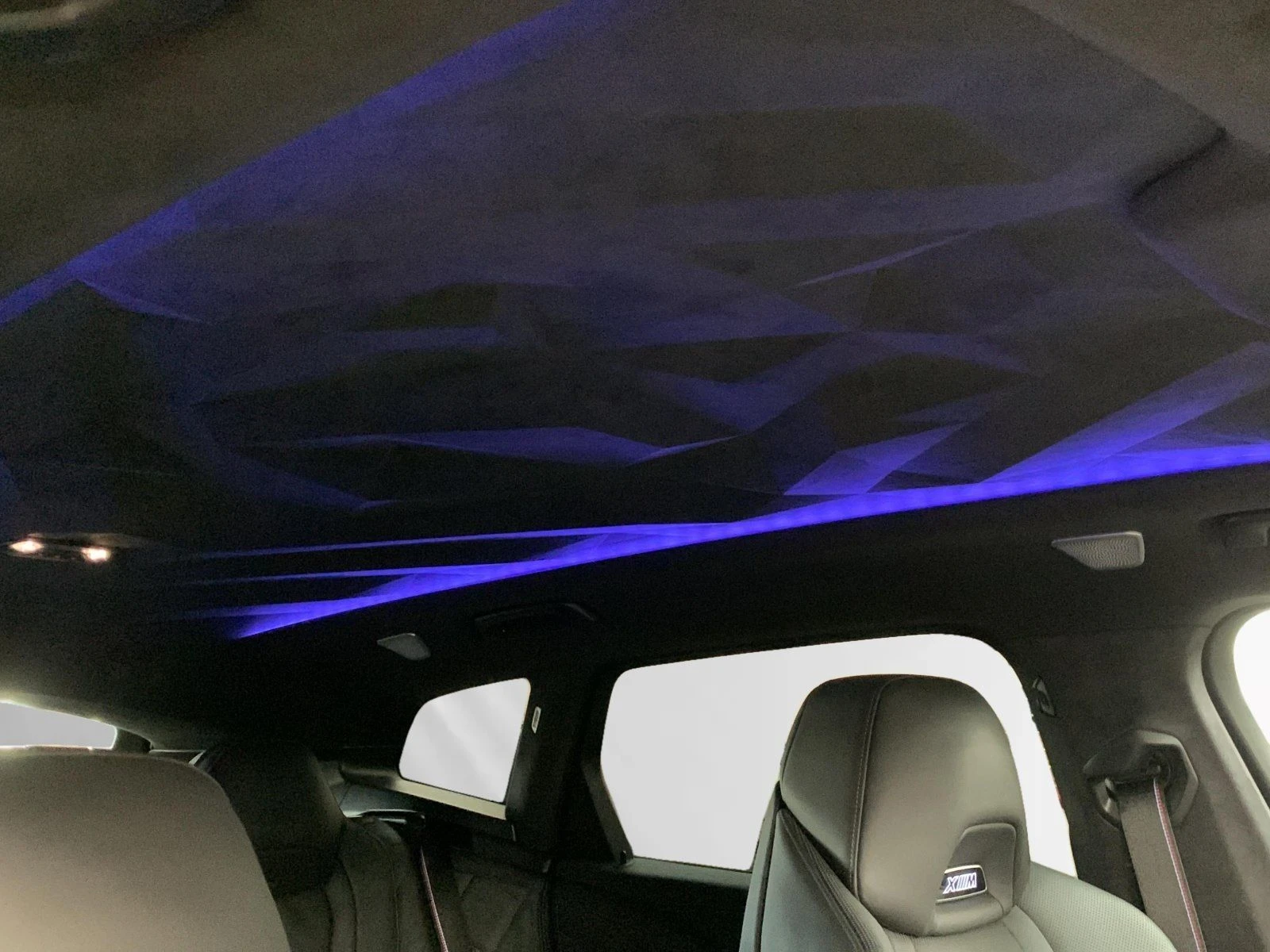 BMW XM AHK / Bowers&Wilkins - изображение 6