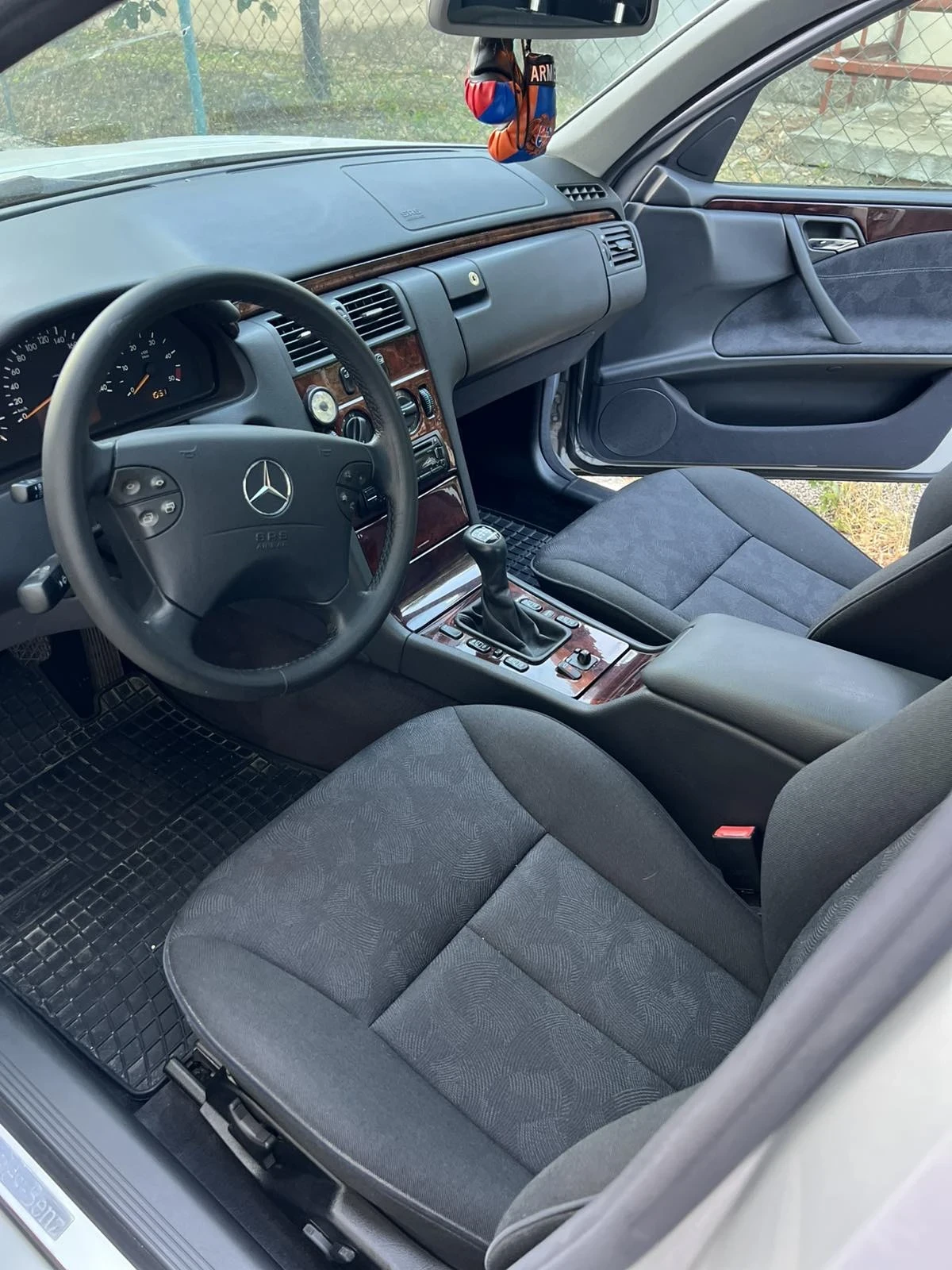 Mercedes-Benz E 220 2200 - изображение 10