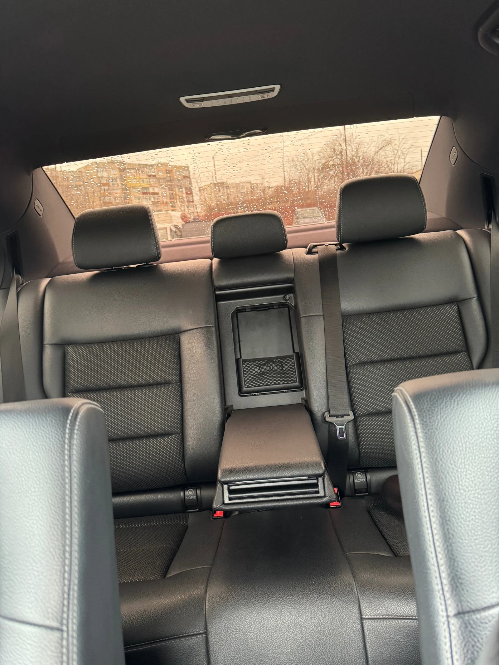 Mercedes-Benz E 200, снимка 12 - Автомобили и джипове - 53894485