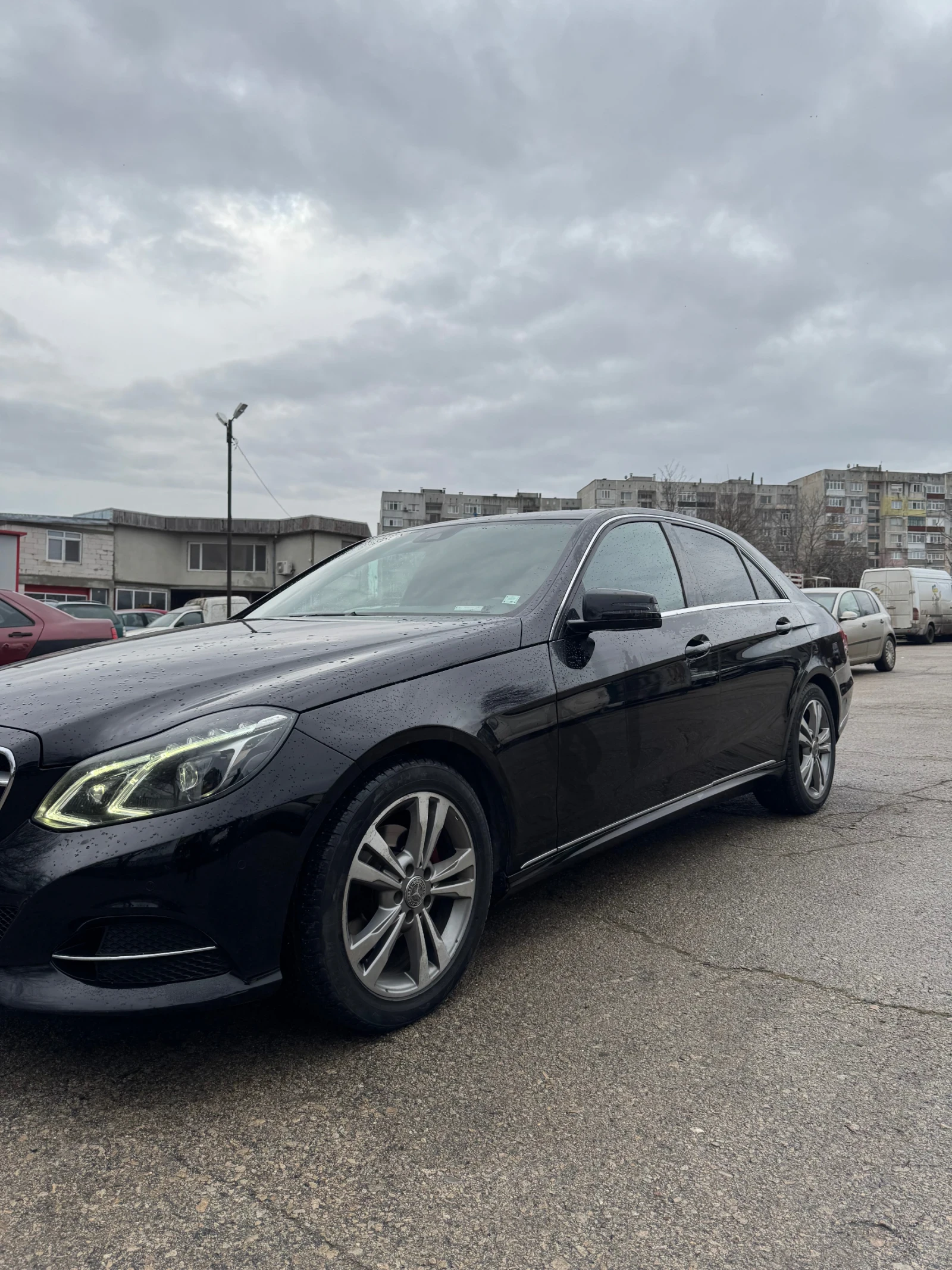 Mercedes-Benz E 200, снимка 9 - Автомобили и джипове - 53894485